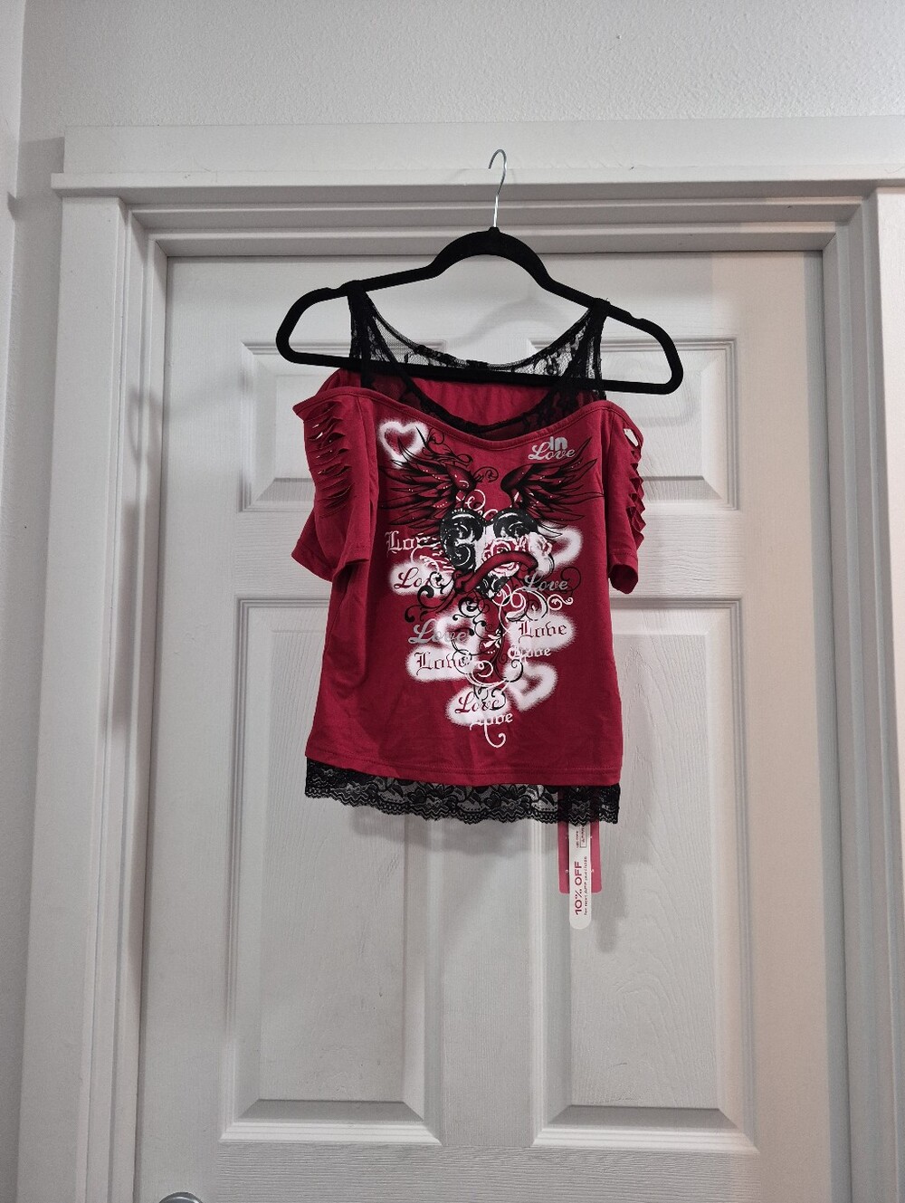 ROMWE Red Cold-Shoulder Graphic Top with Black Lace